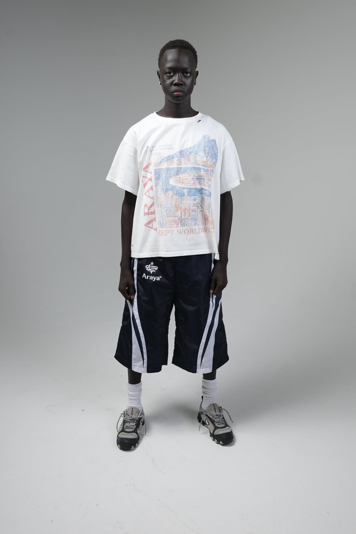 Araýa Slightly Distressed "Welcome To Rio" Tee