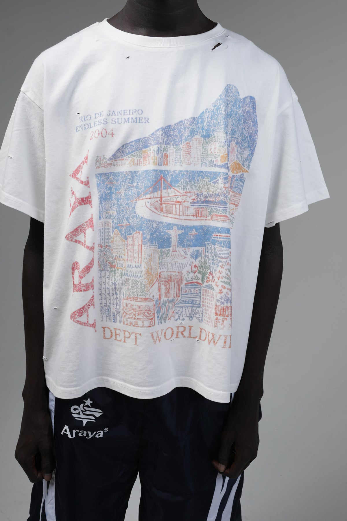 Araýa Slightly Distressed "Welcome To Rio" Tee