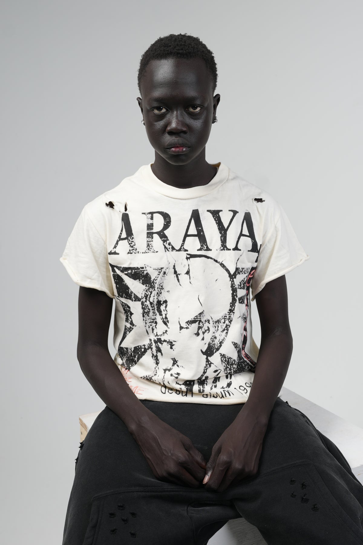 Araýa Vintage Distressed Make Me Cum Tee